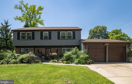 151 Eastbrook Ln, Willingboro, NJ 08046-2267