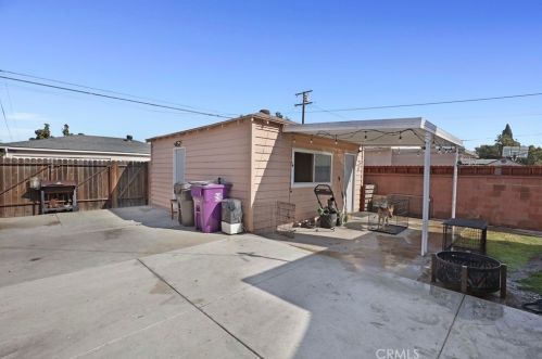 1517 Harding St, Long Beach CA  90805-3662 exterior