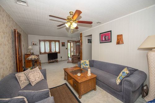 531 Rockaway St, West Islip NY  11795-1417 exterior