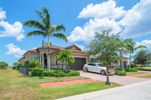 320 Fascino Cir, Fort Pierce, FL 34984-6634