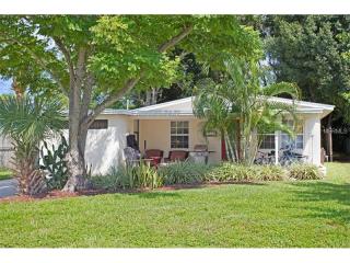 2229 Bougainvillea St, Sarasota FL  34239-5314 exterior