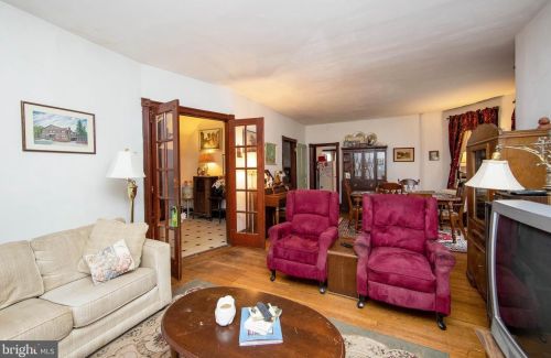 52 Chestnut Ave, Camden NJ  08109-2505 exterior