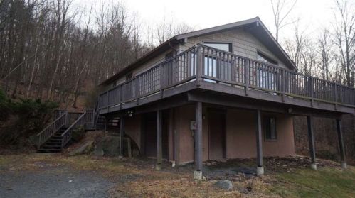 29 Humming Bird Ln, Monticello, NY 12701-3509