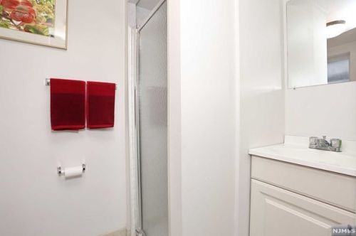 60 Garden St, Teaneck NJ  07666-5919 exterior