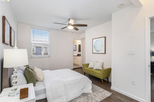 3026 Adeline St, Oakland CA 94608-4412 exterior