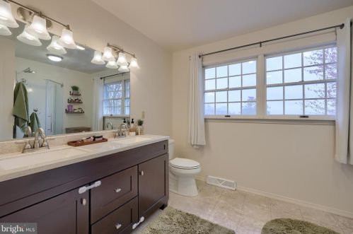 4 Pomo Ct, Siddonsburg PA  17019-9783 exterior