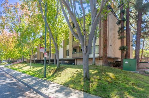 2111 Latham St, Mountain View CA  94040-1676 exterior