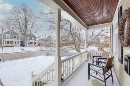 3780 Drake Ave, Cincinnati, OH 45209-2325