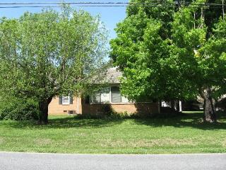 705 Parker Rd, Morganton, NC 28655-8178