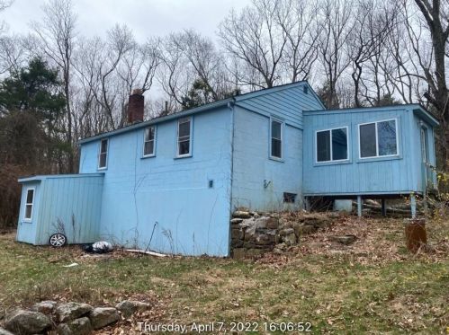 18 Twin Brook Ln, Coventry, RI 02816-4612