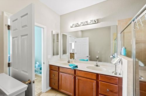 14322 Manchester Dr, Naples FL  34114-8626 exterior