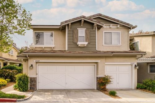 23129 Cheyenne Dr, Santa Clarita, CA 91354-2514