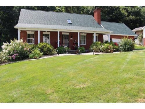 211 Stonebridge Dr, Finleyville, PA 15332-1401