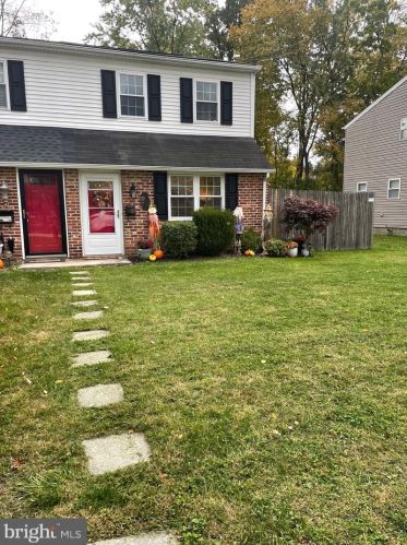 4 Douglas St, Prospectville, PA 19002-4942