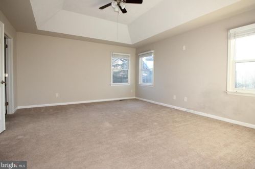 42 Bruce Dr, Southampton PA  18966-2125 exterior