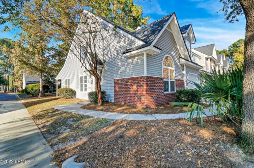 220 Cross Rd, Bluffton, SC 29910-5129