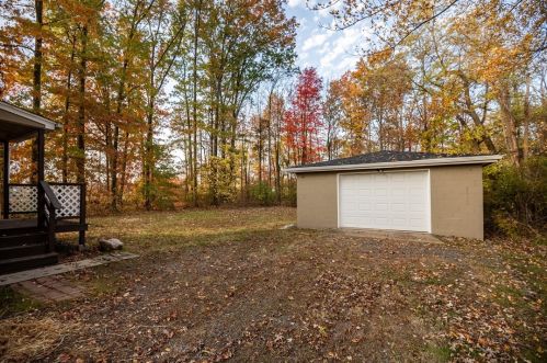 479 Clarksville Rd, Hermitage PA  16148-2976 exterior