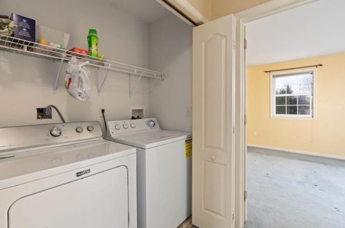 4 Saratoga Ct, Easton PA  18040-1046 exterior