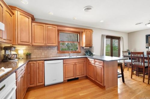 60 Scott Dr, Middletown, NY 10941-1118