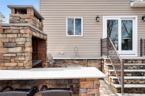 22 Glenview Rd, Nutley NJ  07110-2112 exterior