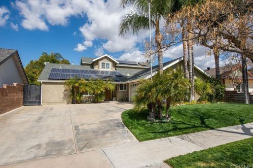 21027 Kingscrest Dr, Santa Clarita, CA 91350-1932