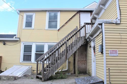 1611 Main St, Pleasant Valley, NY 12569-7839