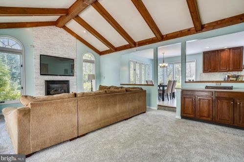 9111 Meadowcreek Ln, Lorton VA  22079-3238 exterior