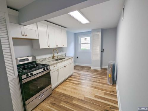 2 Elmwood Ter, Elmwood Park NJ  07407-1730 exterior