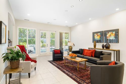 8 King Edward Ct, Rancho Mirage CA  92270-1621 exterior