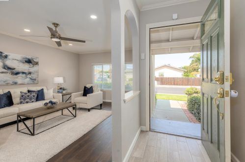 6930 Post Rd, Pleasanton CA  94568-2123 exterior