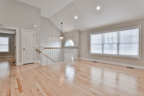 18 Pillsbury Rd, Londonderry NH  03053-2925 exterior