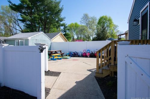 2 Anthony Rd, North Haven, CT 06473-3219