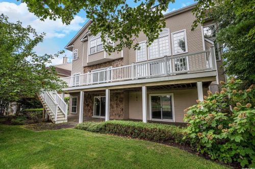 24 Hamlet Dr, Mount Sinai NY  11766-3002 exterior