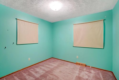 153 Woodside Dr, Pataskala OH  43062-7809 exterior