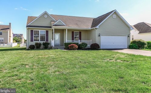 8 Bullrush Dr, Slaughter Beach, DE 19963-3927