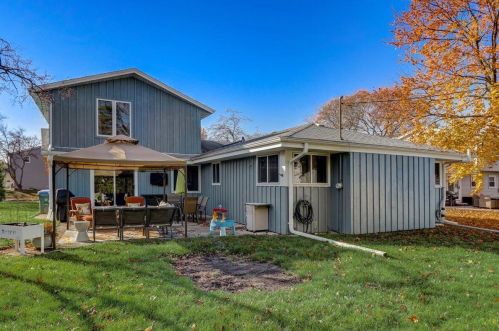 5114 Russell Dr, Greendale, WI 53129-2836