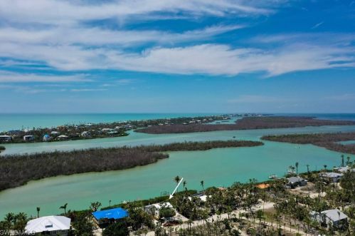 2629 Coconut Dr, Sanibel FL  33957-2005 exterior