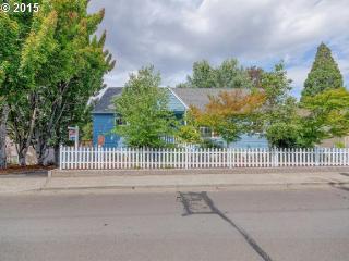 8385 Avery St, Tualatin, OR 97062-6350