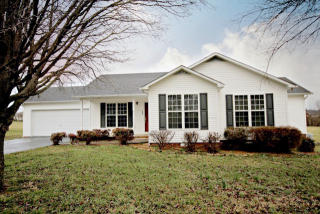 526 Everville Dr, Livingston, TN 38570-6057