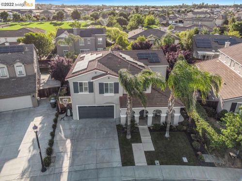 15 Solstice Ct, Oakley CA  94561-1759 exterior