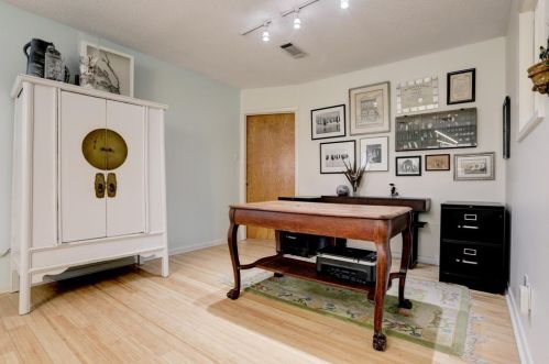 319 Barracuda Ave, Galveston TX 77550-3224 exterior