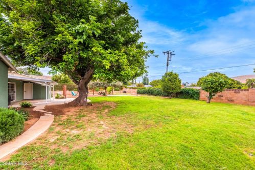 3360 Big Spg Ave, Simi Valley CA 93063-1316 exterior