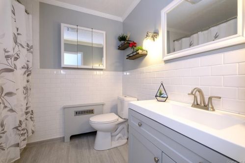 70 Mountain View Rd, Fishkill NY  12524-3209 exterior