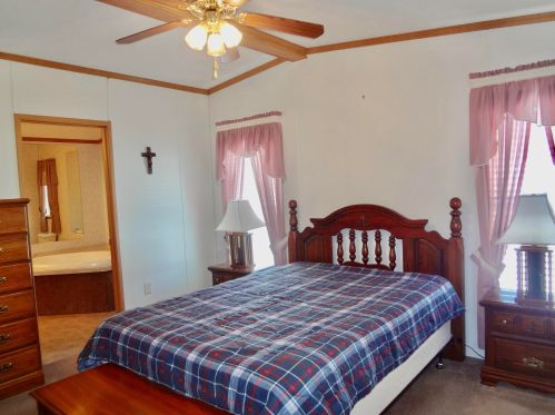 32 Spruce Dr, Belmont NH  03220-4458 exterior