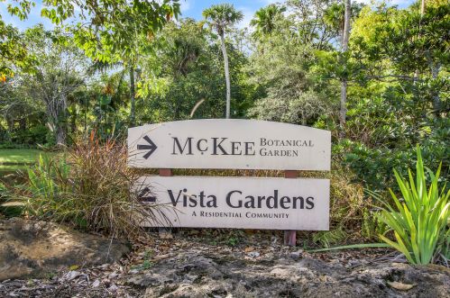6 Vista Gardens Trl, Vero Beach, FL 32962-0727
