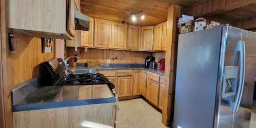 9 Hemlock St, Hillsboro NH  03244-5027 exterior