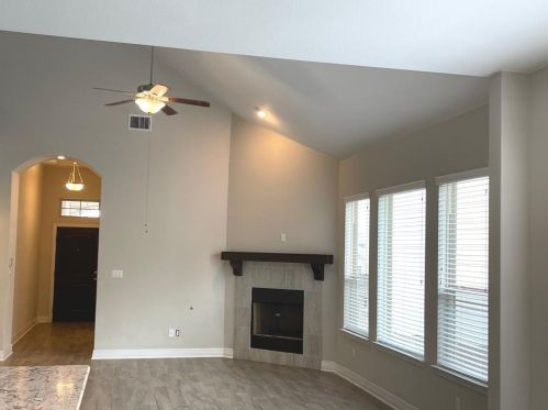 176 Santa Maria St, Georgetown TX  78628-7081 exterior