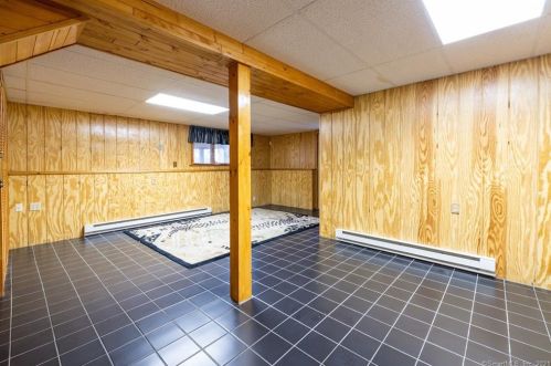 80 Mount Sumner Dr, Manchester CT  06043-7248 exterior