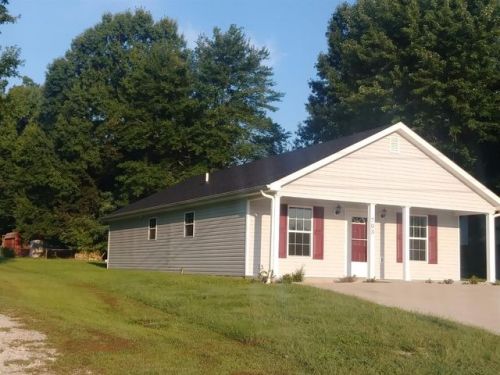 703 Powell Ave, Berea, KY 40403-1150