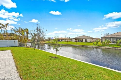 318 15th Ter, Cape Coral, FL 33909-1239